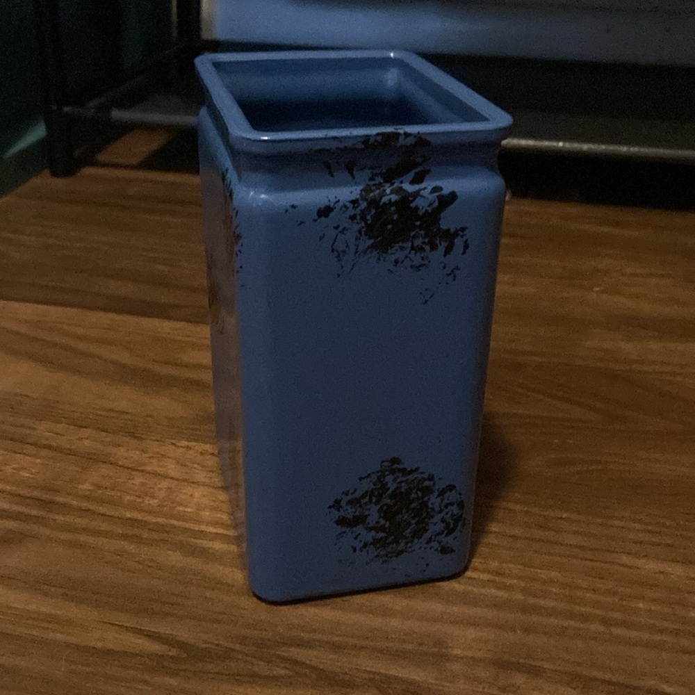 Vase - Picture 2 of 2